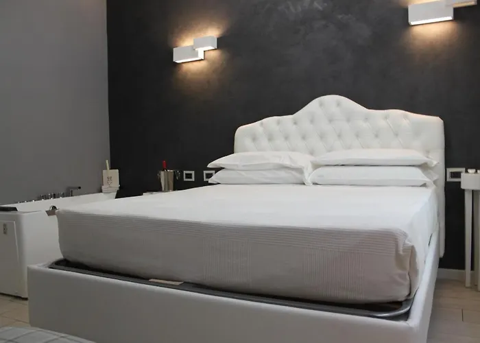 Jacuzzi apartament by parmacentro b&b